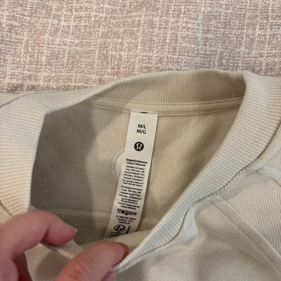 NWT Lululemon Scuba Oversized Pullover *Wordmark - Picture 6 of 9